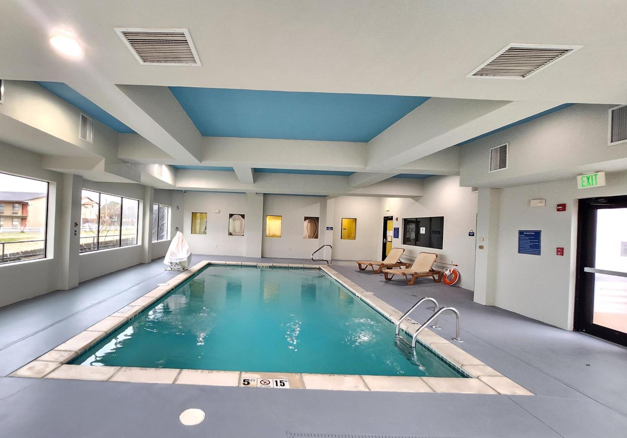 Days Inn & Suites By Wyndham Russellville Zewnętrze zdjęcie